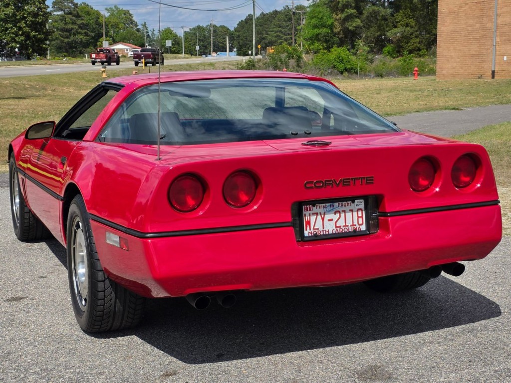 1985 Chevrolet Corvette Image 10