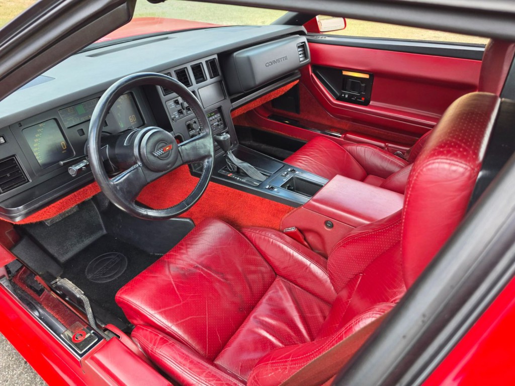 1985 Chevrolet Corvette Image 16