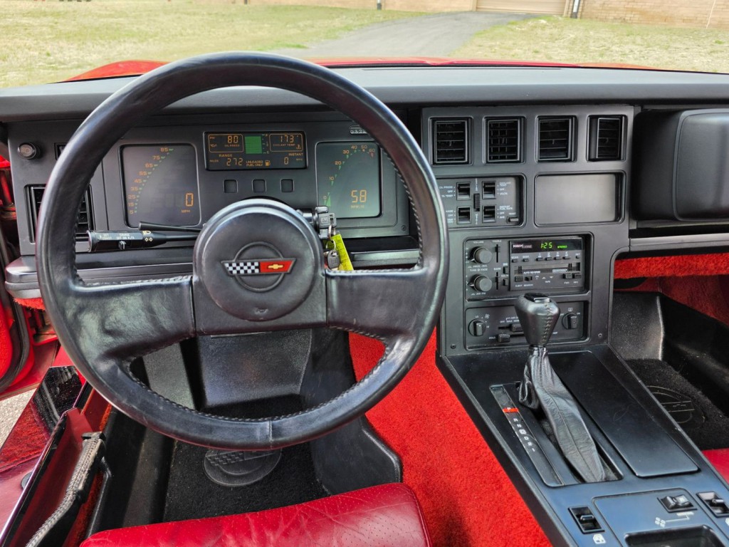 1985 Chevrolet Corvette Image 17