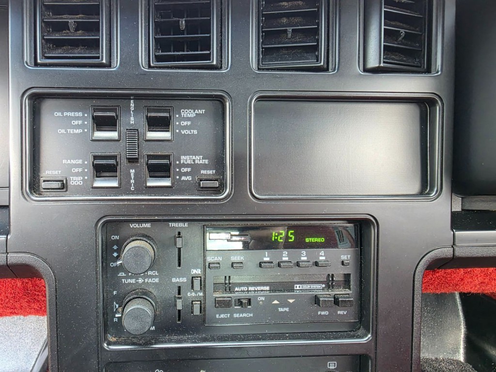 1985 Chevrolet Corvette Image 21