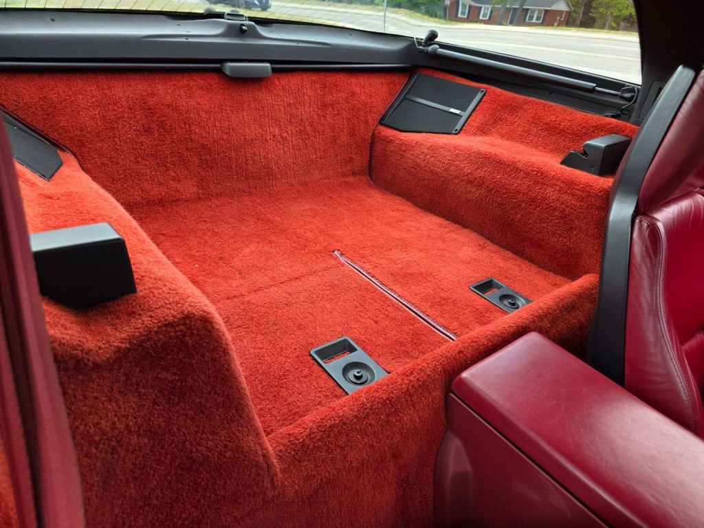 1985 Chevrolet Corvette Image 28