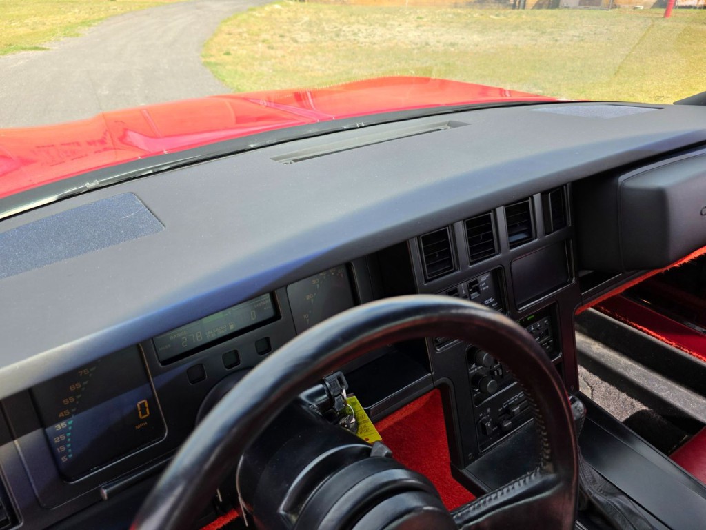 1985 Chevrolet Corvette Image 34