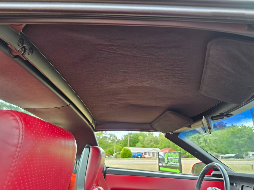 1985 Chevrolet Corvette Image 36