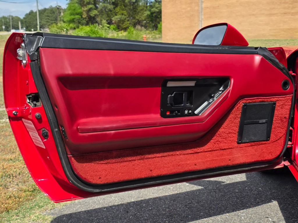 1985 Chevrolet Corvette Image 37