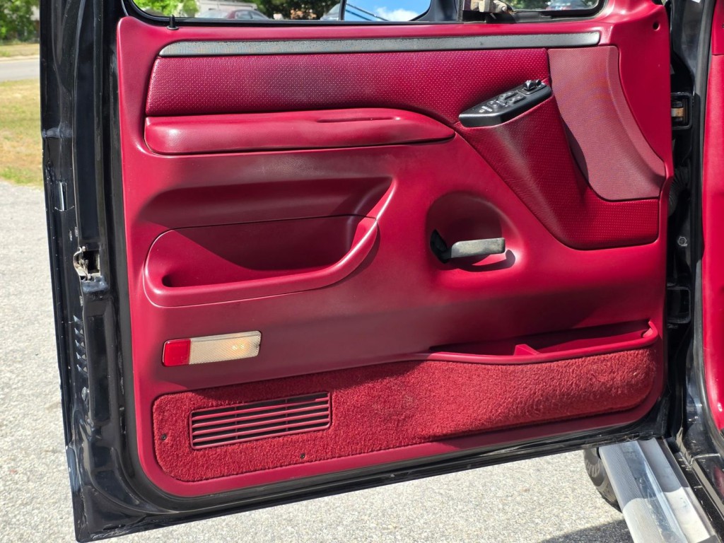 1994 Ford F-150 Image 36