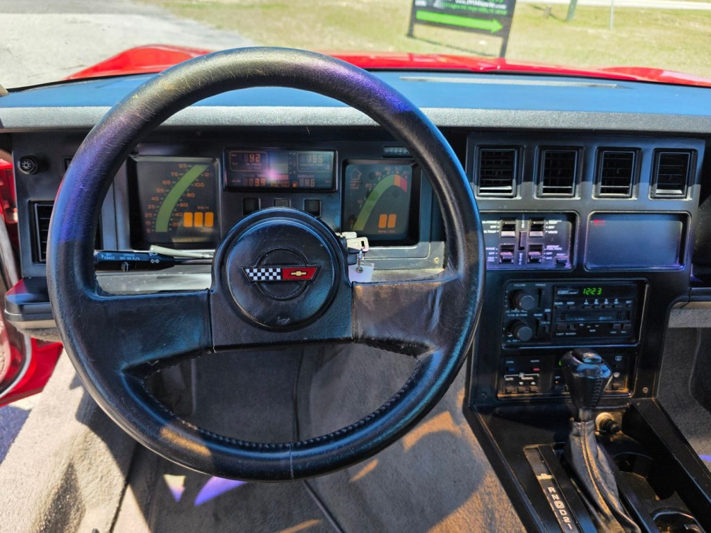 1989 Chevrolet Corvette Image 17
