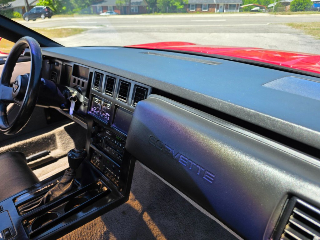1989 Chevrolet Corvette Image 34