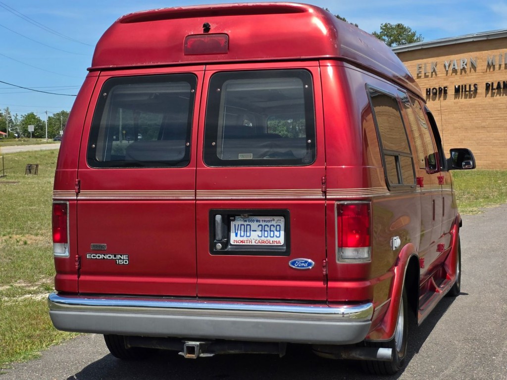 1997 Ford Econoline Image 8