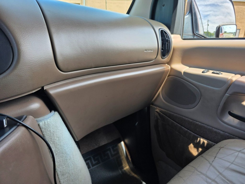 1997 Ford Econoline Image 22