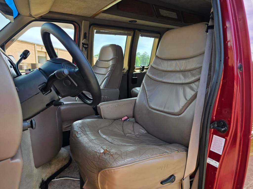 1997 Ford Econoline Image 25