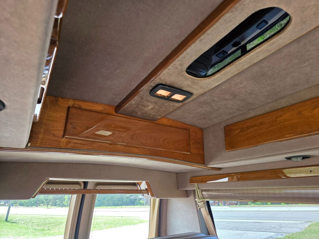 1997 Ford Econoline Image 38