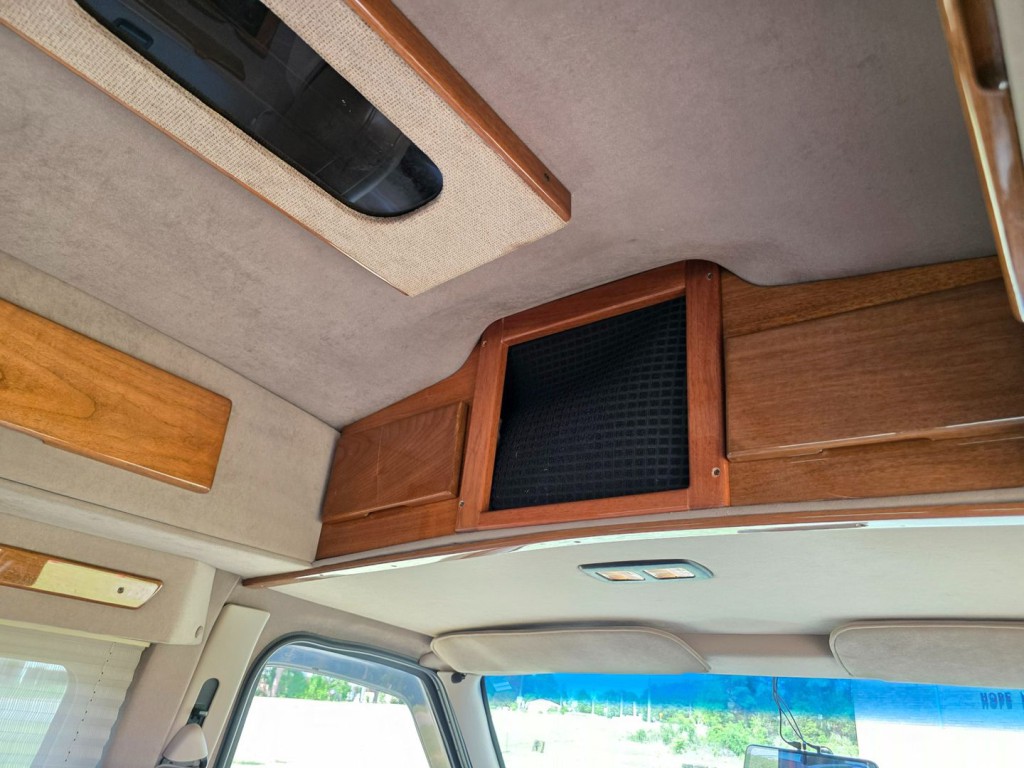 1997 Ford Econoline Image 40