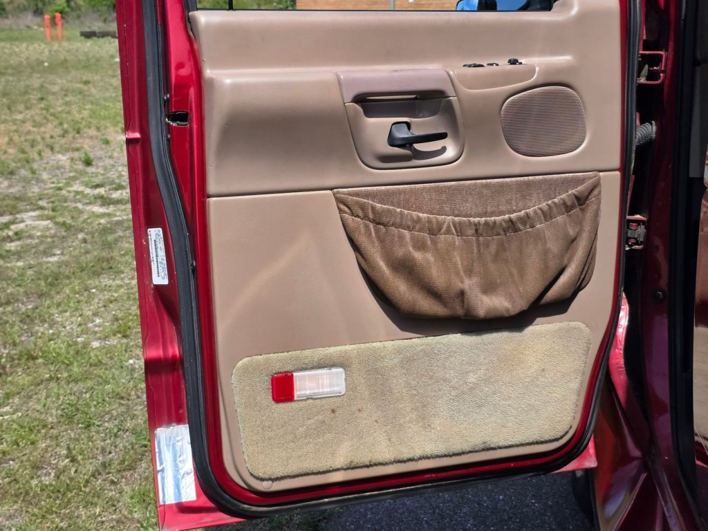 1997 Ford Econoline Image 42