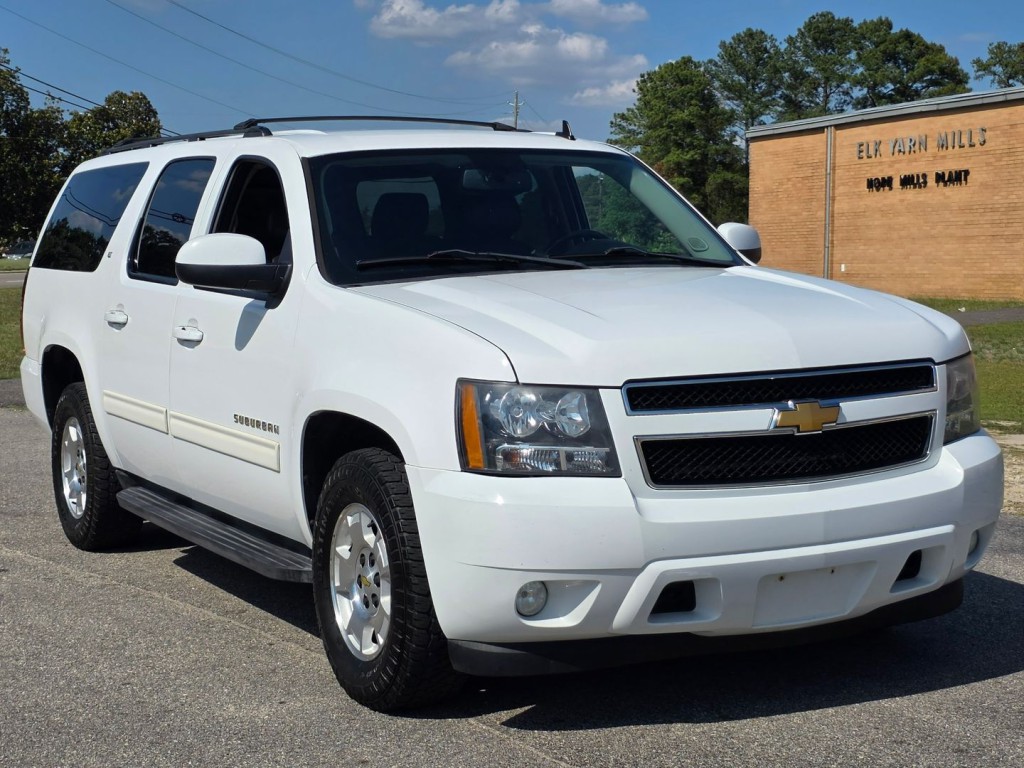 2013 Chevrolet Suburban Image 4