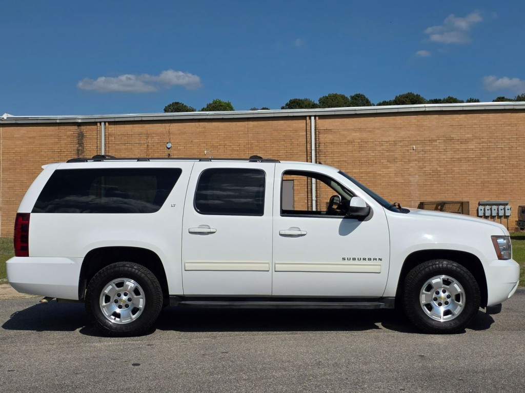 2013 Chevrolet Suburban Image 6