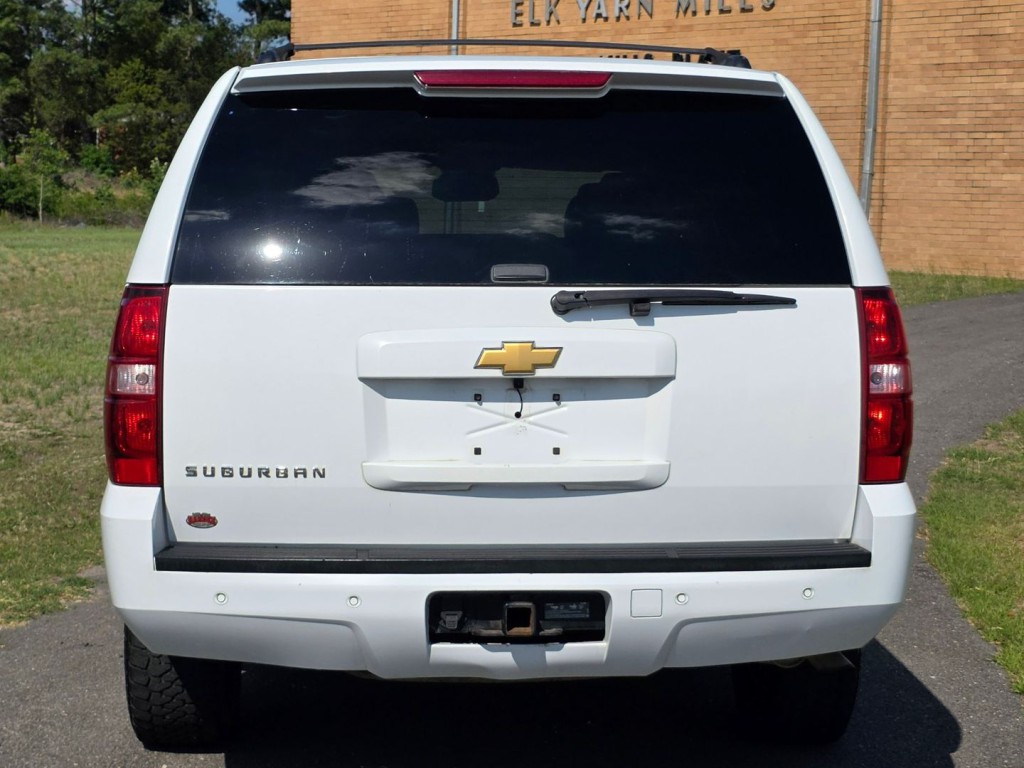 2013 Chevrolet Suburban Image 9