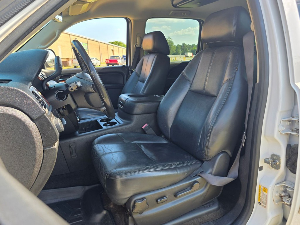 2013 Chevrolet Suburban Image 14
