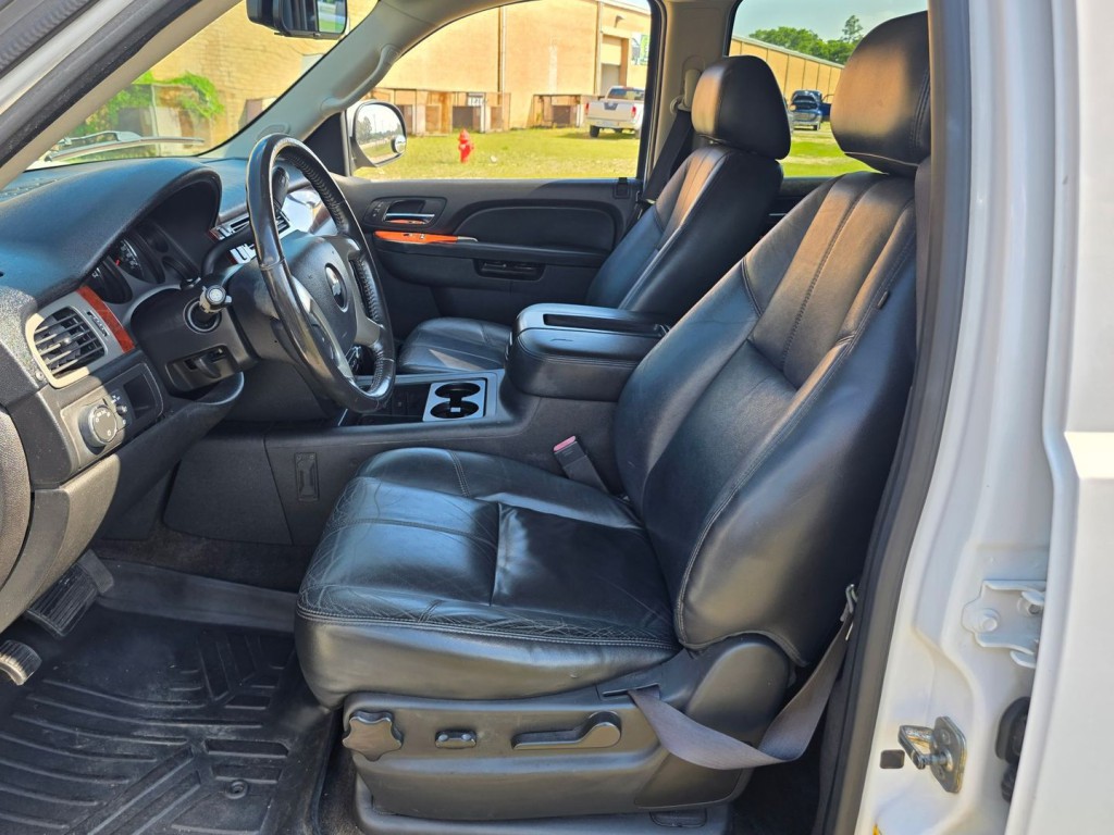 2013 Chevrolet Suburban Image 15