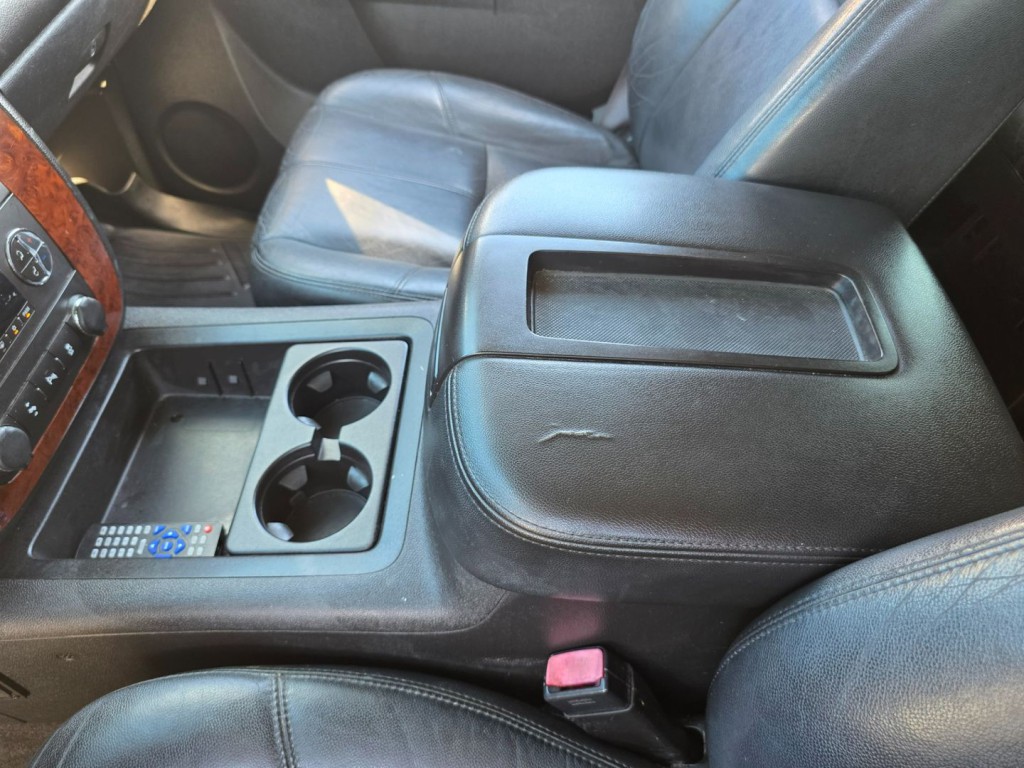 2013 Chevrolet Suburban Image 25