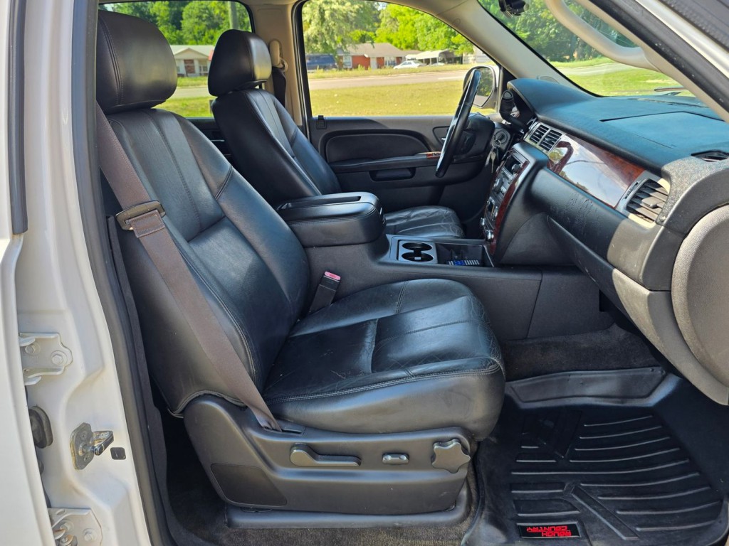 2013 Chevrolet Suburban Image 35