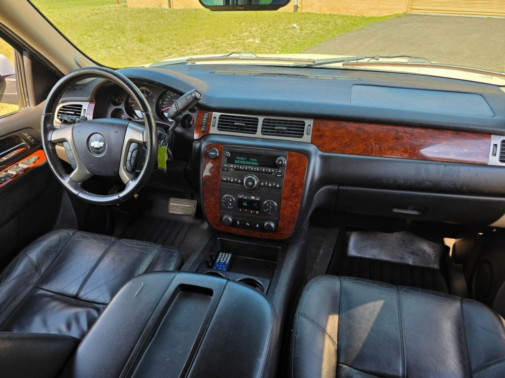 2013 Chevrolet Suburban Image 37