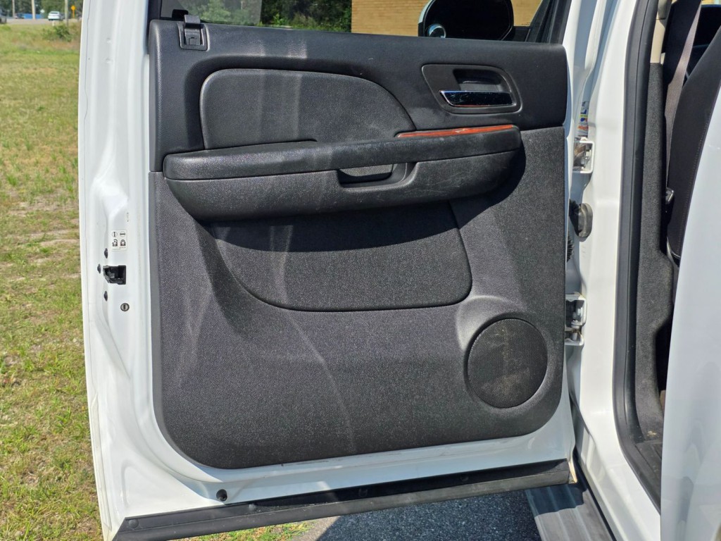 2013 Chevrolet Suburban Image 40