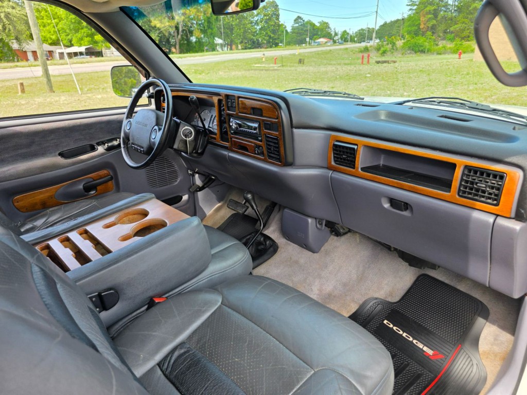 1997 Dodge Ram 1500 Image 32