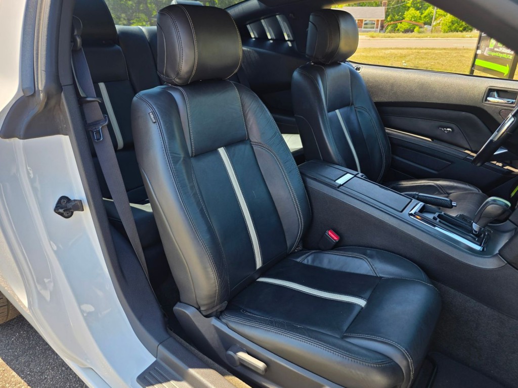 2014 Ford Mustang Image 30