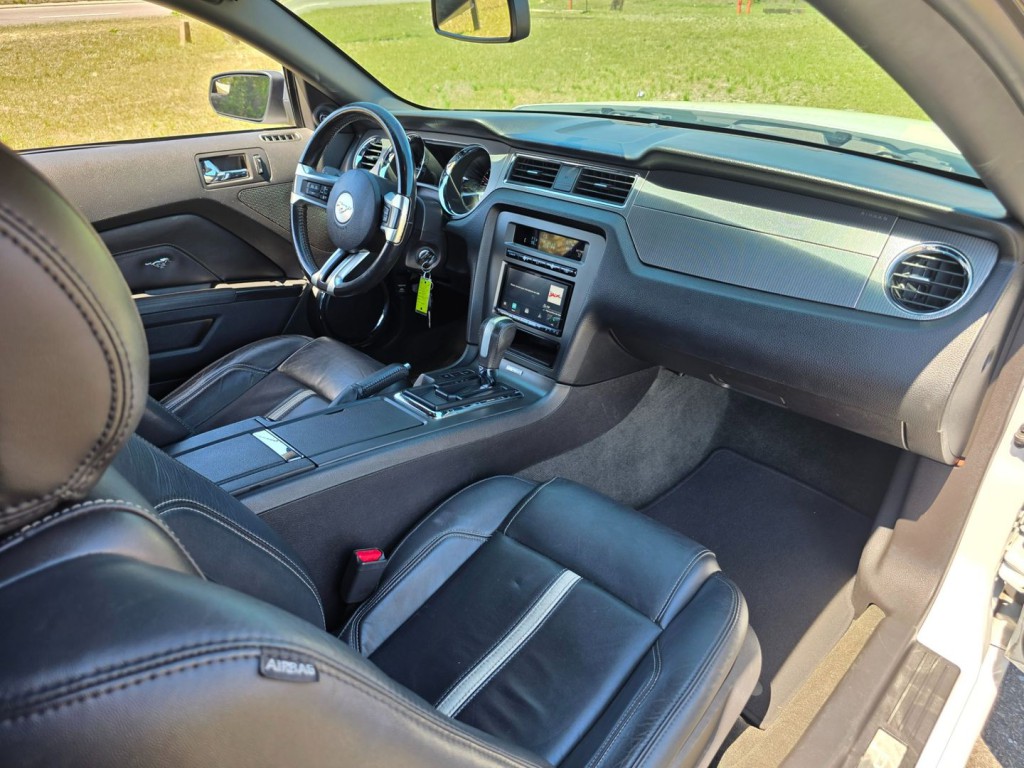 2014 Ford Mustang Image 32