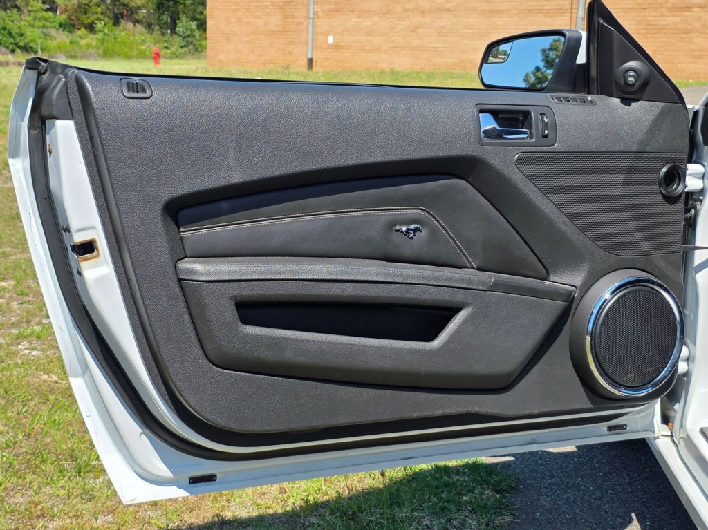 2014 Ford Mustang Image 38