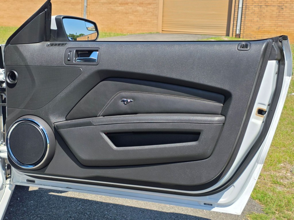 2014 Ford Mustang Image 39