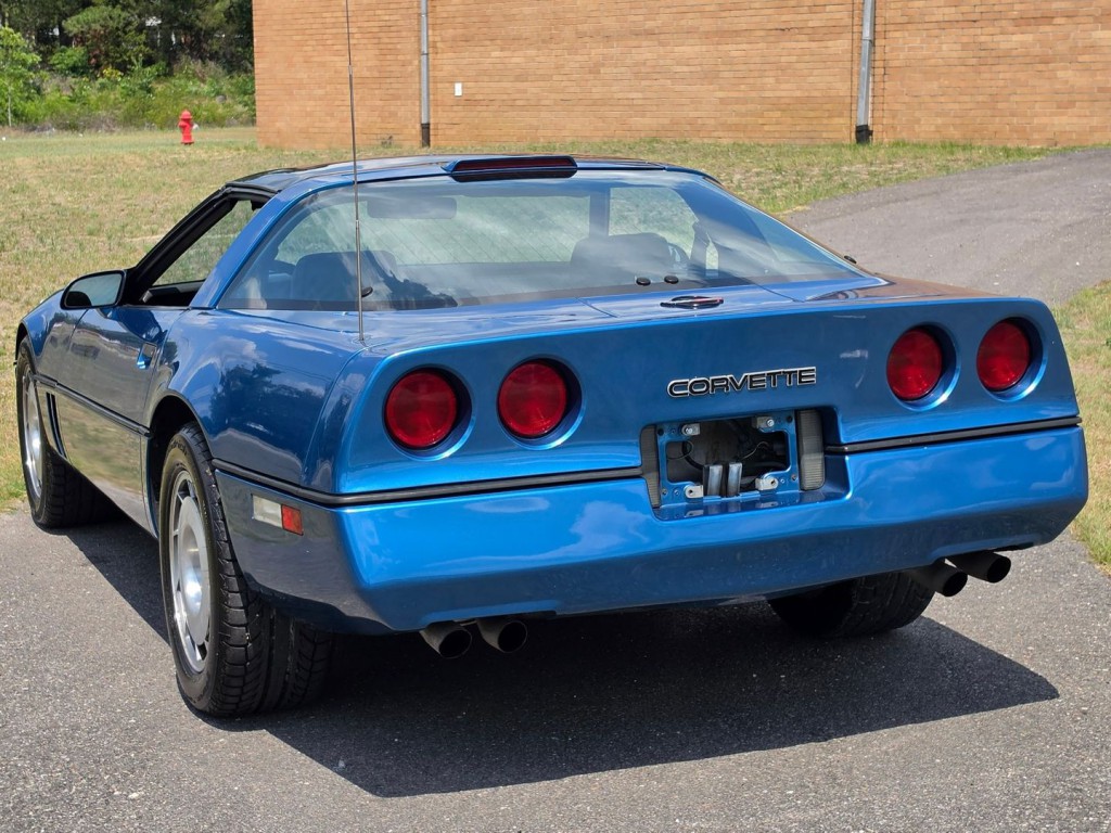 1987 Chevrolet Corvette Image 10