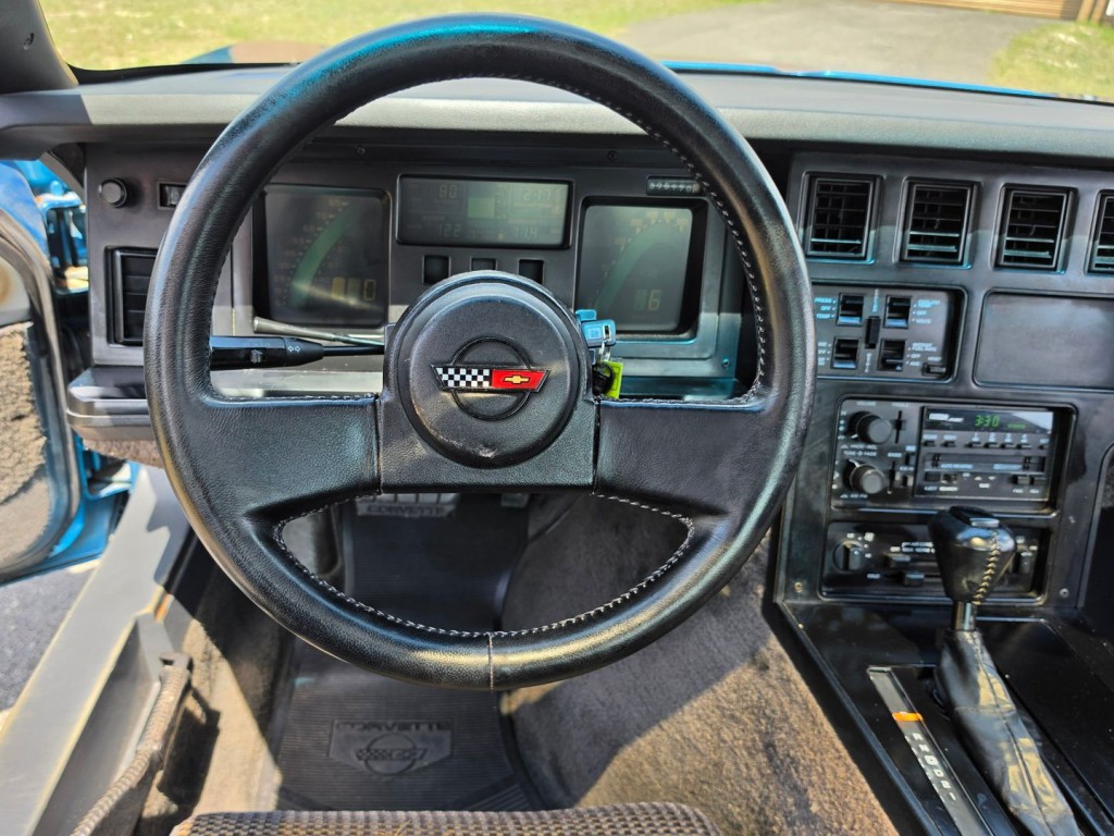 1987 Chevrolet Corvette Image 17