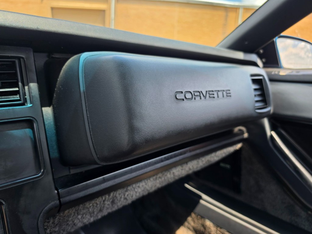 1987 Chevrolet Corvette Image 22