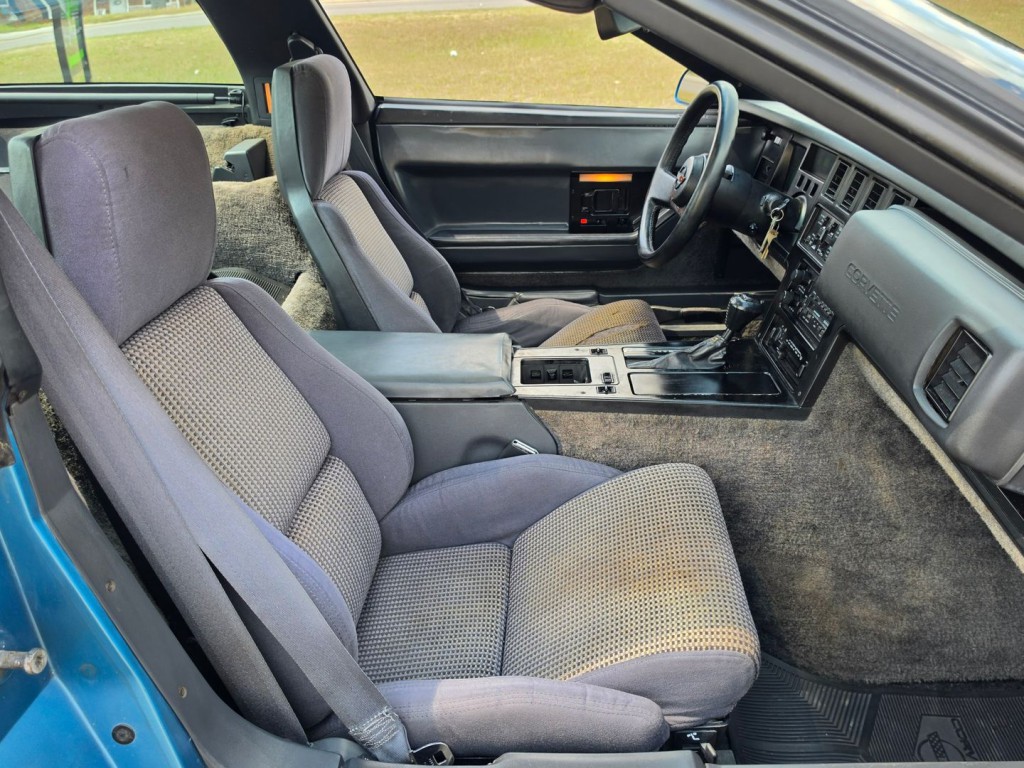 1987 Chevrolet Corvette Image 31
