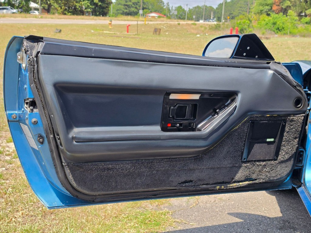 1987 Chevrolet Corvette Image 38
