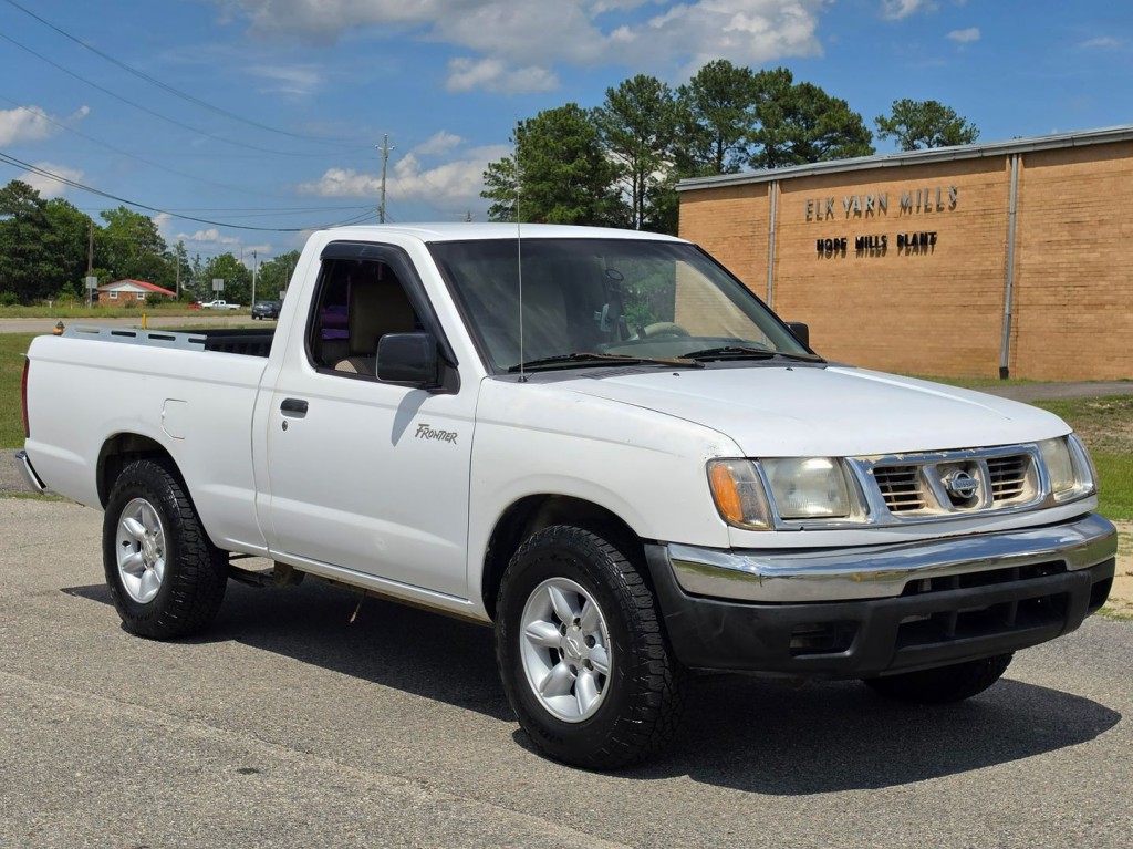 1999 Nissan Frontier Image 5