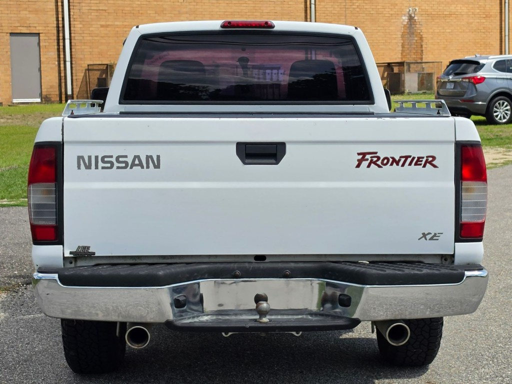 1999 Nissan Frontier Image 9