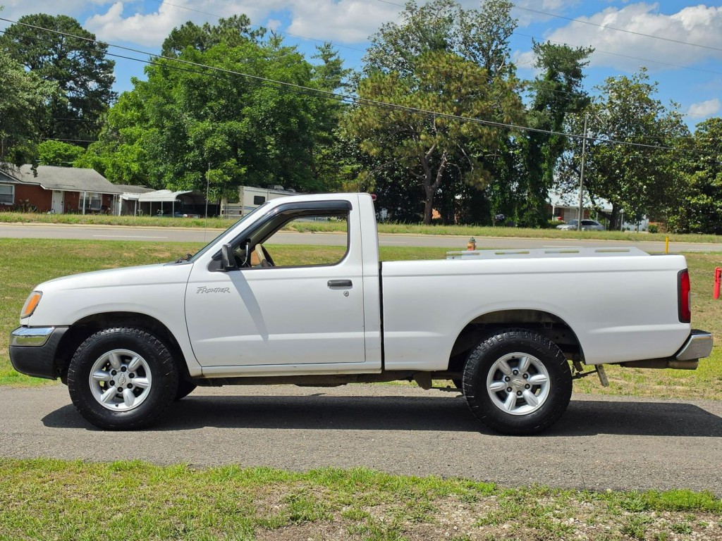 1999 Nissan Frontier Image 12