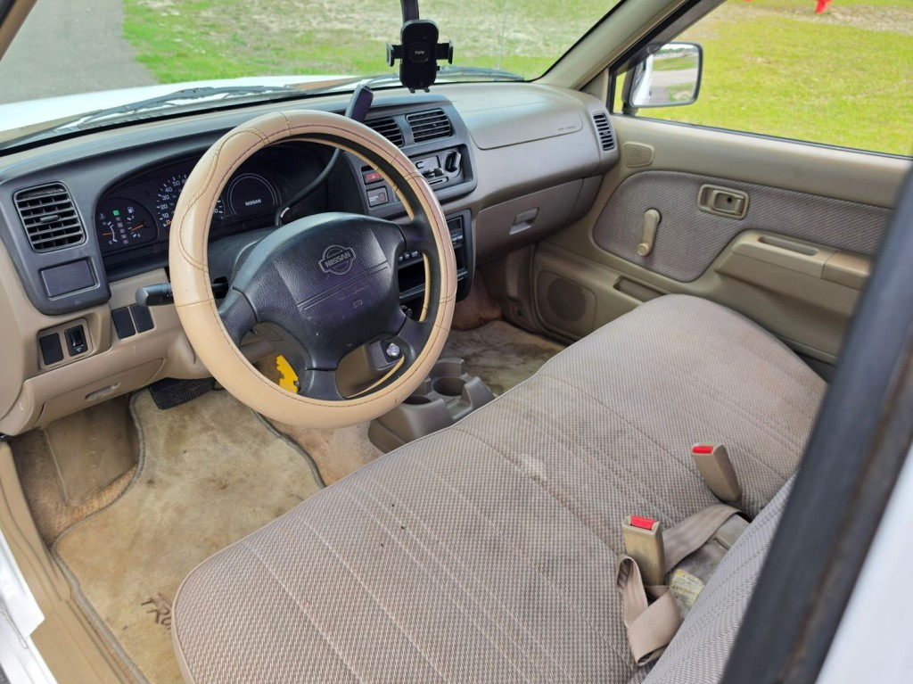 1999 Nissan Frontier Image 16