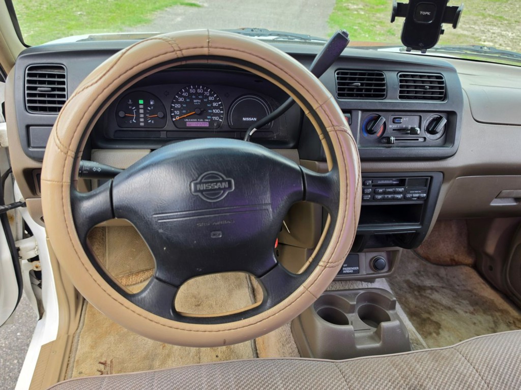 1999 Nissan Frontier Image 17