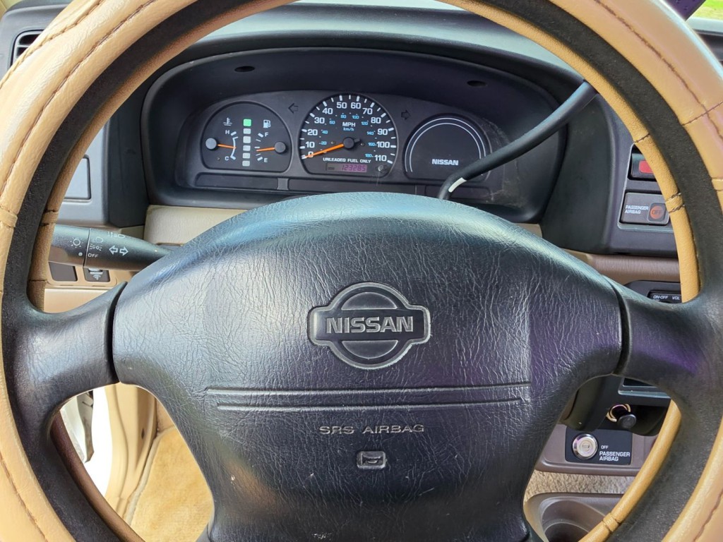 1999 Nissan Frontier Image 18