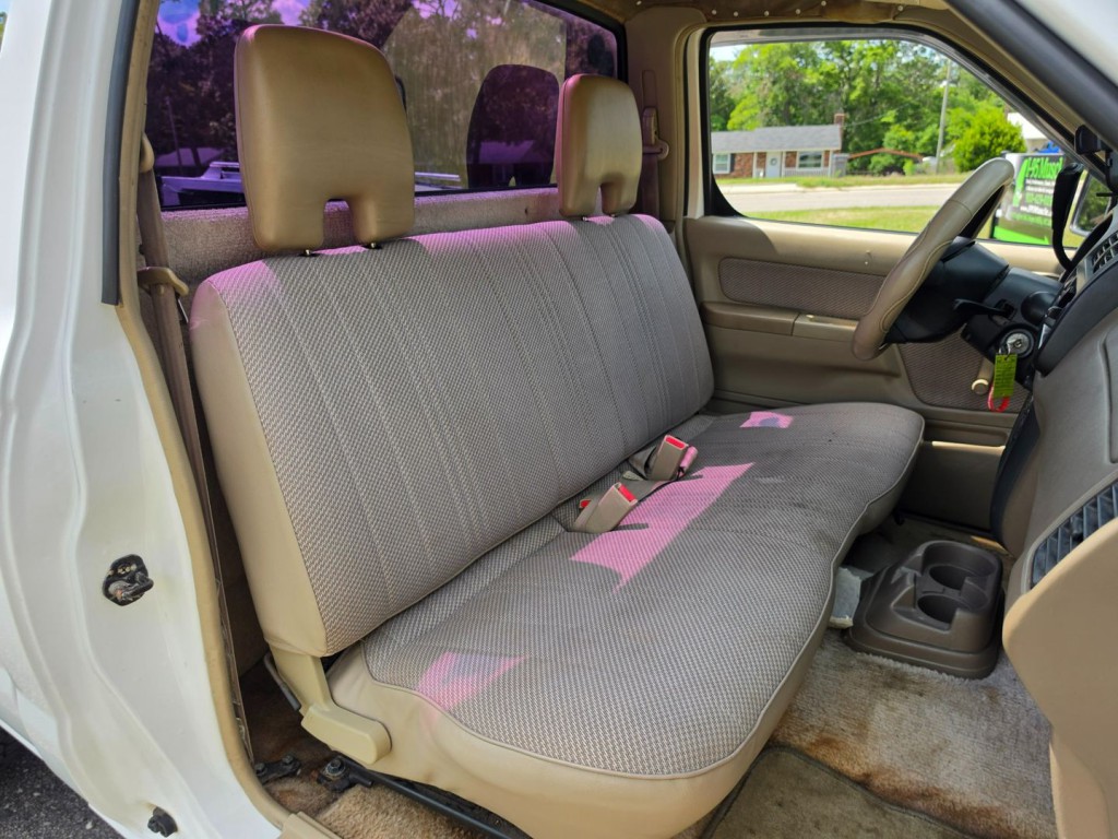 1999 Nissan Frontier Image 27