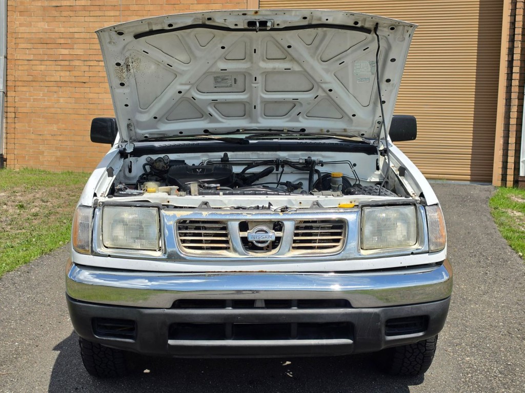 1999 Nissan Frontier Image 35
