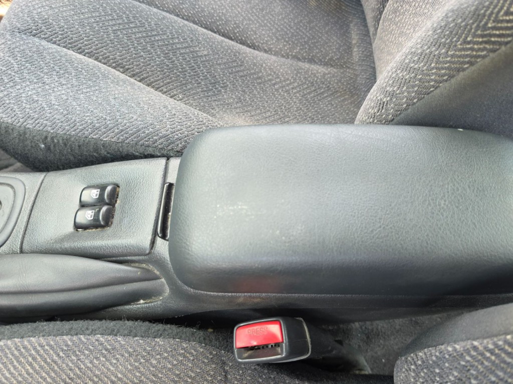 2002 Chevrolet Cavalier Image 23