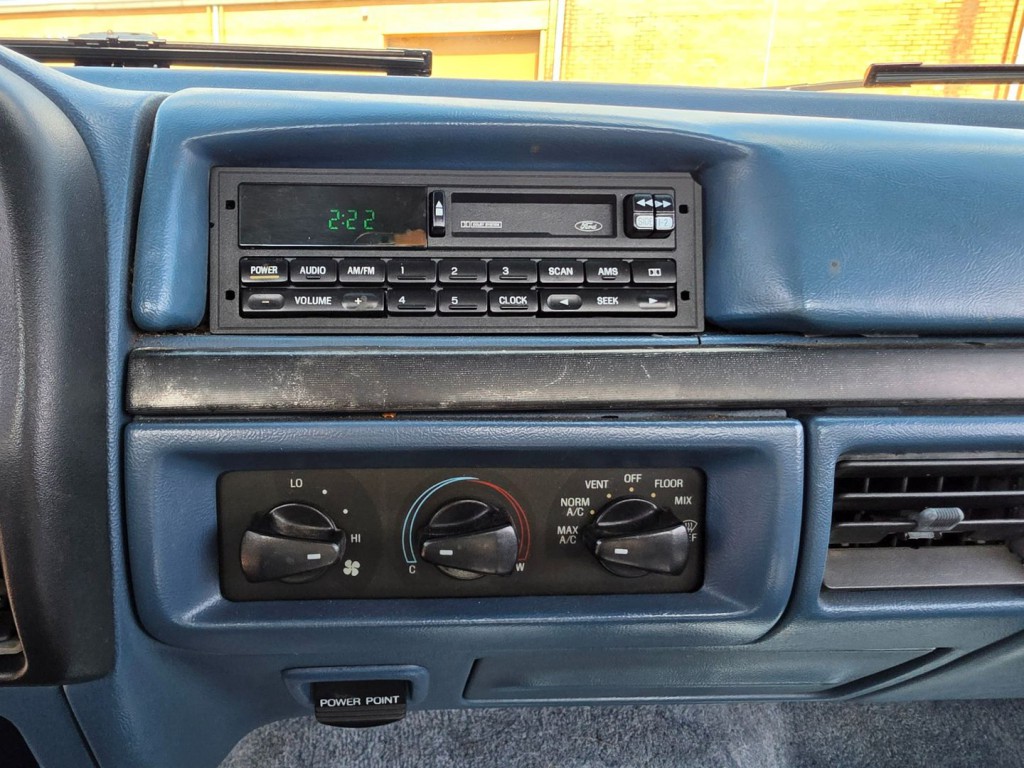 1994 Ford F-150 Image 19