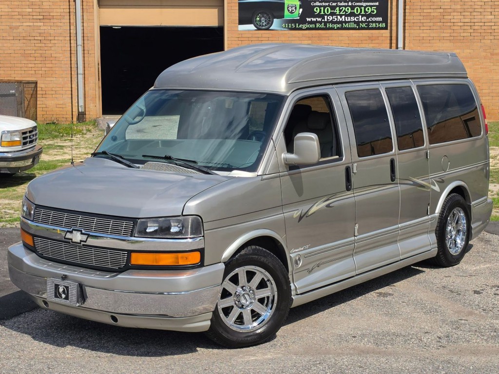 2004 Chevrolet Express Image 64