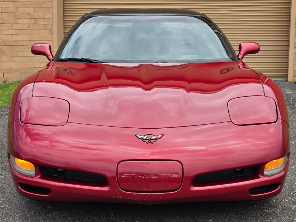 2001 Chevrolet Corvette Image 3