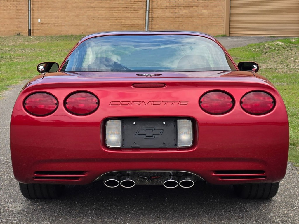 2001 Chevrolet Corvette Image 9