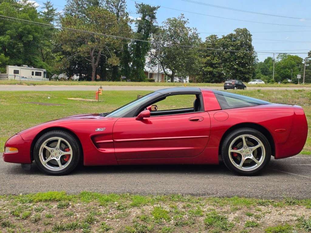 2001 Chevrolet Corvette Image 12